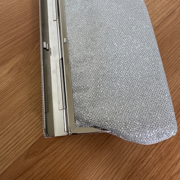 Nina Sweeny 21 Clutch, Silver - Picture 4 of 9